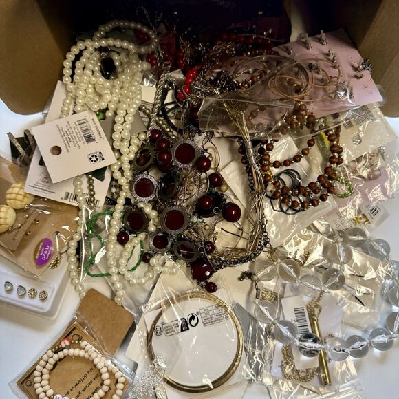 5 lb all wearable sellable repurpose new to preowned Assorted Jewelry Collection - Picture 1 of 4